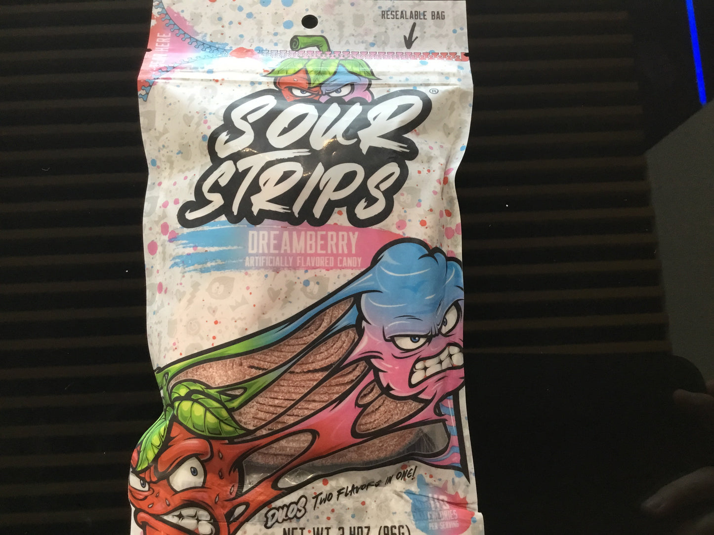 Dream berry sour strips