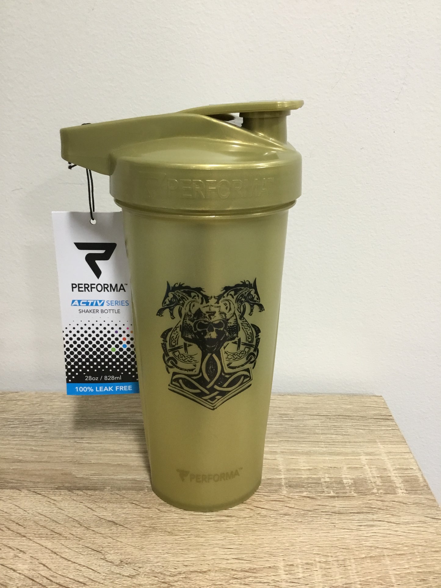 Performa 28oz shaker bottle-gold w/ skull